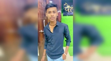 व्हायरल व्हिडिओ   ..,