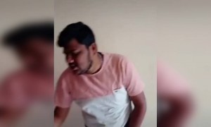 खुप धुतलं असेल बायकोने याला..