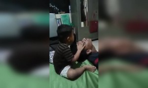 खूप हाऊस ना मालिश करून घ्यायची.... शेवटी घातलंच डोळ्यात बोट...