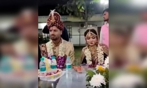 कोणी कोणी खाल्ले आहे असे बिस्कुट