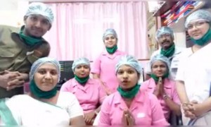 एका नर्सने आमच्या सर्वांसाठी केलेली व्हिडीओद्वारे कळकळीची विनंती आहे...