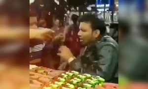 फार काळजी घेतो हा मित्राची