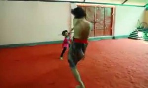 मुर्ती लहान, पण किर्ती महान..! जगात भारी एक शेअर तर नक्की बनतो..!