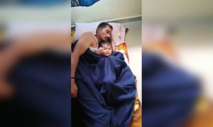 आईने सकाळी सकाळी अंघोळीला उठवल्यावर..