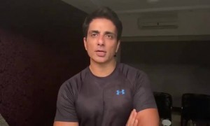 अभिनेता सोनू सूद यांनी नागरिकांना कोरोनव्हायरसचा पराभव करण्यासाठी आवाहन केले
