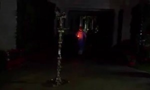 पंतप्रधान नरेंद्र मोदींनी देखील दिवा लावून संदेश दिला...