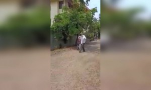 खच्याक मामांच english.. करोना पासून काय खबरदारी घ्यायची सांगताना.