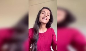 आय बापाची लाराची लेक... सुंदर आवाजात गायलेलं हे गीत..