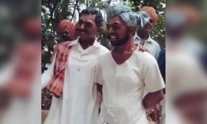 कला काय असते आणि त्या वरचे प्रेम काय करू शकते हे तुम्ही पाहू शकता या व्हिडिओ च्या माध्यमातून..