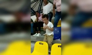 सिक्सर कोणी मारला माहीत नाही, पण याचा आनंद पोटात मावेना...