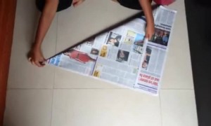 पहा जुन्या पेपरची कचरा बॅग कशी बनवायची..!!
