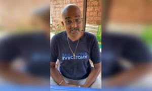 लाॅकडाऊन मधे वैभव मांगले आपल्या गावी काही creative गोष्टी करताना..