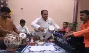 कोरोना वर मात करु सप्तखंजेरीवादक करतोय प्रबोधन पर जनजागृती..