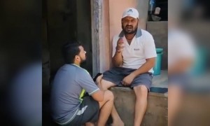 पोलिसांना किती राग येत असेल....!!