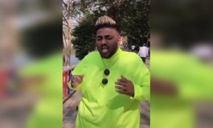 जाऊ नको दूर तू अशी ये समोर तू ..!!