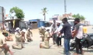 घरी राहा सुरक्षित रहा.. विनाकारण घराबाहेर पडून कोरोनाला आमंत्रण देवु नका..