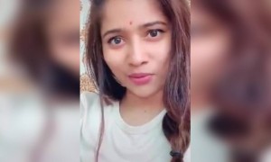 मला म्हणत्यात हो पुण्याची मैना..!!