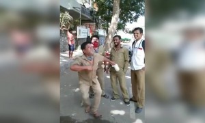 आयुष्यात अजुन काय पाहिजे..?? करोडो रुपये खर्च करुन देखिल असा आनंद कोणीच खरेदी करु शकत नाही.. खुप छान..