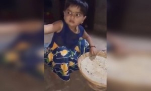 चिऊ... मला दूध भाकरी वाढ... ️️ आयुष्यातील सुंदर क्षण ️️