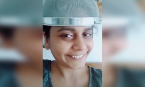 पहा हुबेहुब कशी नकल केली आहे..!!