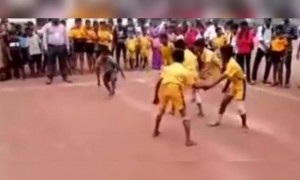 शाब्बास रे मर्दा काय पकड घेतली राव.