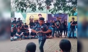 भावा खुपच भारी नाचलास महाराष्ट्र लावणी खूपच भारी..!!