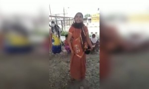 माझ्या लेकराला काय खाऊ घालू ! या महिलेने तिची व्यथा गाण्यातून मांडली.. नक्की पहा