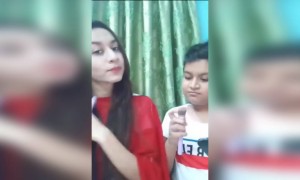 मुलींच्या मेकअप किट बरोबर कधी हे खेळ करत बसू नका..!!