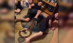 मित्रांबरोबर हा खेळ तुम्ही कुठेही खेळू शकता..!!