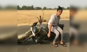 बुलेट गाडी उभ करून कसे स्टॅन्ड लावायचं पहा..!!!