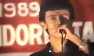 सोनू निगम यांनी केवळ 16 वर्षाचे असतांना महाभारत टायटल गीत गायले होते, जबरदस्त गायन