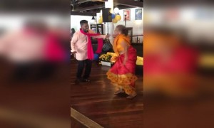 वयाची पर्वा करू नका,फक्त आनंद लूटा....