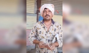 आजोबांचा बाजार आणायला चालला होता..!!