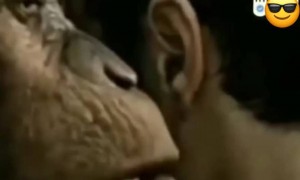 नीट ऐका काय म्हणतोय तो..!!!