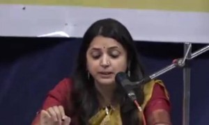 सुंदर कविता.... सॉरी हं... मला फुलं म्हणायचं होतं....