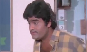 हा चित्रपट कितीही वेळा पाहिला तरी पुन्हा पुन्हा हसू येतं..!!