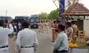 मालेगाव येथून बंदोबस्त करून परत आलेल्या धुळे SRP पोलीस कंपनीचे स्वागत ... सलाम