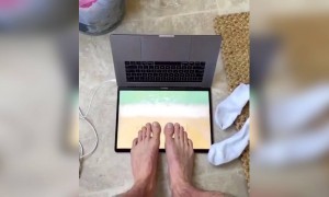 कोणाला Beach चा आनंद लुटायचा आहे का ??