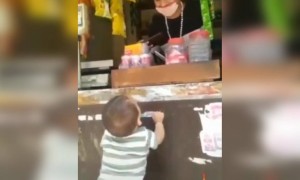 तुम्हाला समजलं का? हा काय मागत आहे.