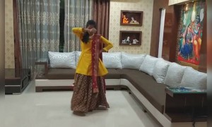 एक मूल, गोड संसार सांभाळत नृत्याची आवड जोपासणारी ही उस्फूर्त मॉम आणि तिचे पॅशन!