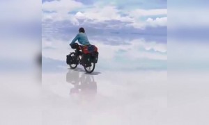 हे मिठागर आहे,विश्वास बसत नसेल तर पहा... स्वर्गात, आकाशात,ढगात गेल्याचा अनुभव घ्या.