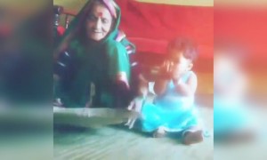 संस्कार ...! आजी बरोबर किती छान काम करतंय...!