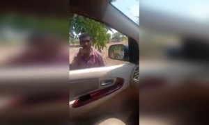 आईच नाव घेतल्यावर.... डोळ्यात पाणी आलं त्याच्या हीच खरी माणुसकी दादा ग्रेट आहात तुम्ही