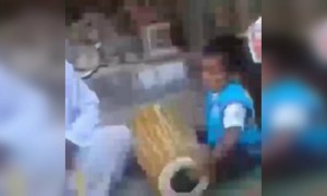 एकदा व्हिडिओ नक्की पहा... सर्वात छोटा भजनी ढोलकी वादक