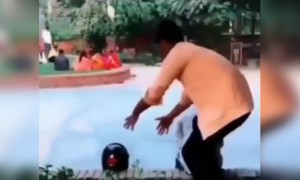 हेल्मेट चोरी करताना चोर कसा पकडला गेला पहा..!!