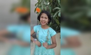 या मुलीने गायलेले गाणे कसे वाटले कमेंट मध्ये नक्की कळवा..!!