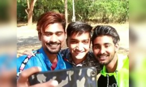 शेअर करा अश्या मित्राला जो प्रत्येक फोटोची वाट लावून टाकतो..!!