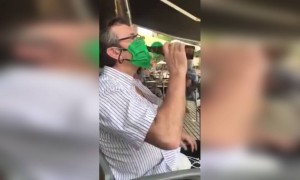 बघा जरा हा मास्क कुठे मिळतोय ते !😁😄😜