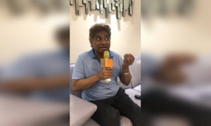 लॉकडाऊन दरम्यान जॉनी लीवर ने गायलेले गाणे.. जब कोई बात बिगड़ जाये..