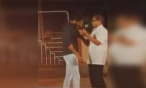 बाप असताना मिठी मारून घ्या रे आठवण आभास देते स्पर्श नाही..!!